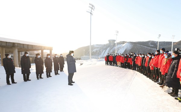 习近平：中国冰雪运动必须走科技创新之路