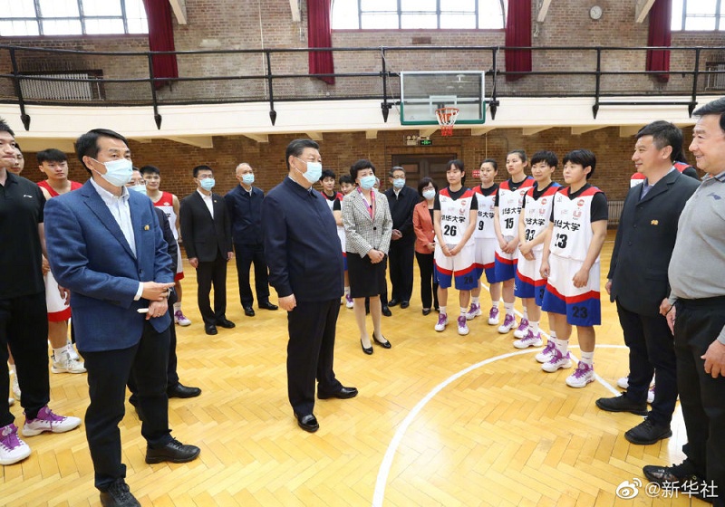 习近平在清华大学考察