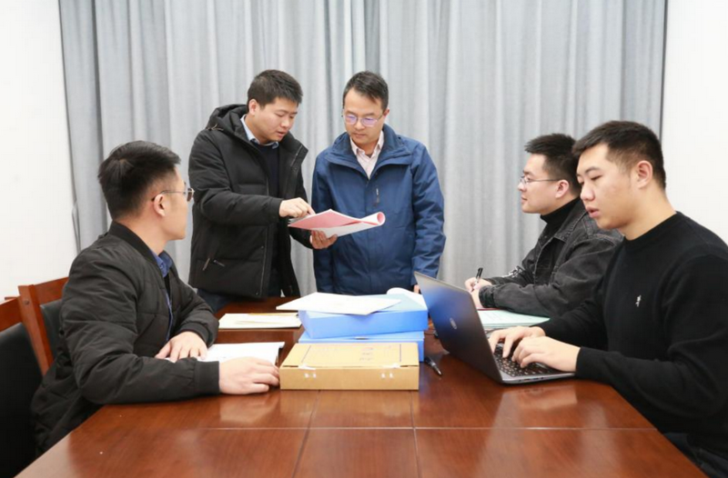 ���཭��������÷��ͬ־������£��ԡ�����������Ϊץ�� �������������ͷ�������